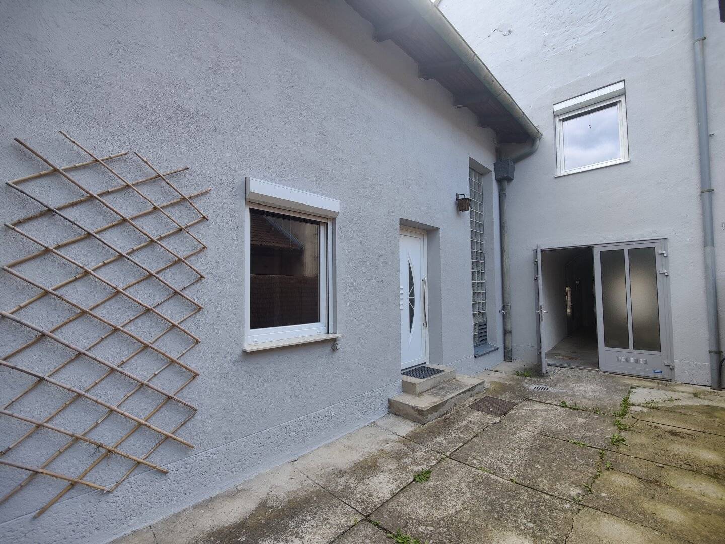Mehrfamilienhaus/ Praxis/ Büro