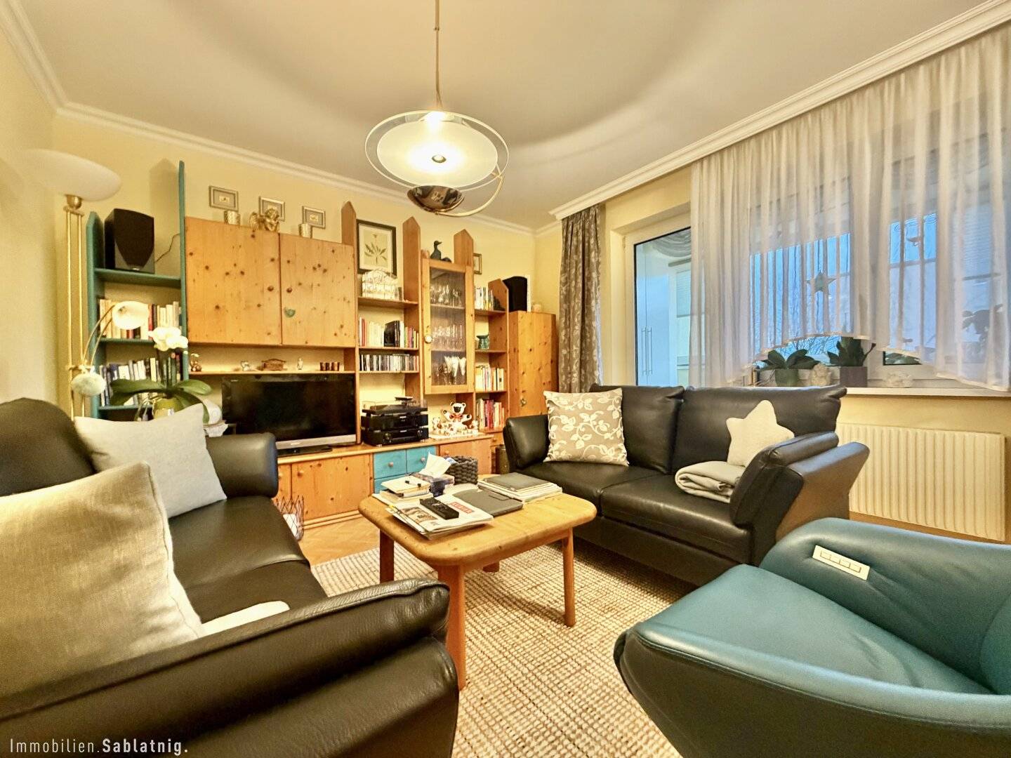 TOP - GEPFLEGT - ZENTRAL! Attraktive 3 Zimmer Wohnung mi Loggia & Parkplatz!