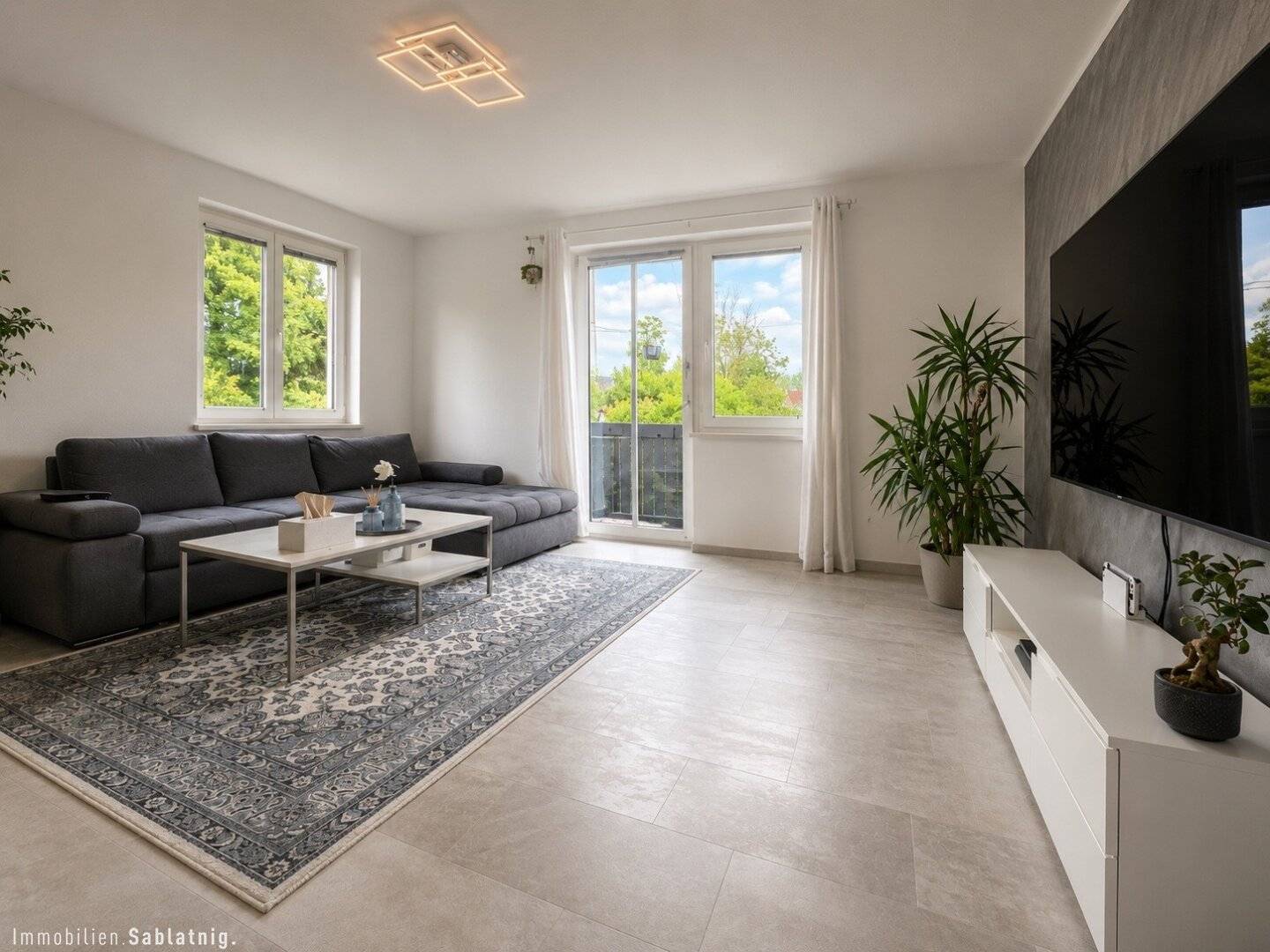 Charmante 3-Zi.-Wohnung mit Loggia, Garage & Einbauküche in St. Pölten, 70m²!