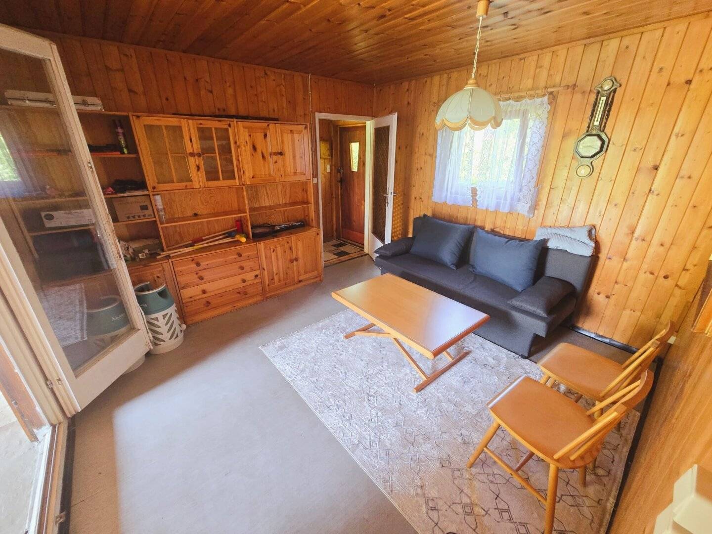 + EINMALIGE CHANCE + Ferienhaus am Neufelder See - Möglich auch als Zweitwohnsitz - paar Minuten vom Badesee entfernt - Privatstraße um nur € 29.000,-