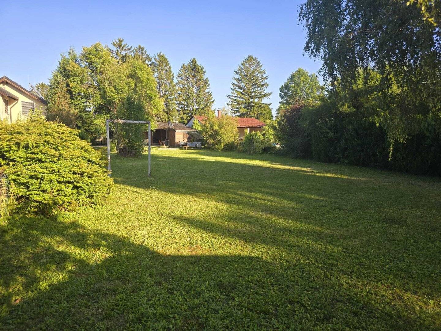 + EINMALIGE CHANCE + Ferienhaus am Neufelder See - Möglich auch als Zweitwohnsitz - paar Minuten vom Badesee entfernt - Privatstraße um nur € 29.000,-