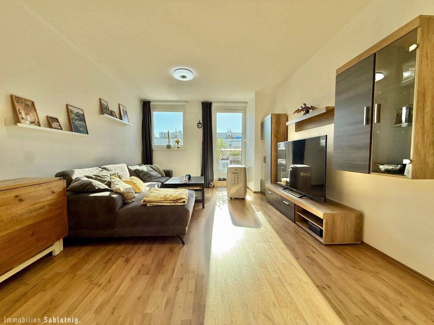 DACHTERRASSE! AUSSICHT! WOHNTRAUM! Genießen Sie modernes Wohnen mit 119,57 m² Freifläche über den Dächern von Leobersdorf!