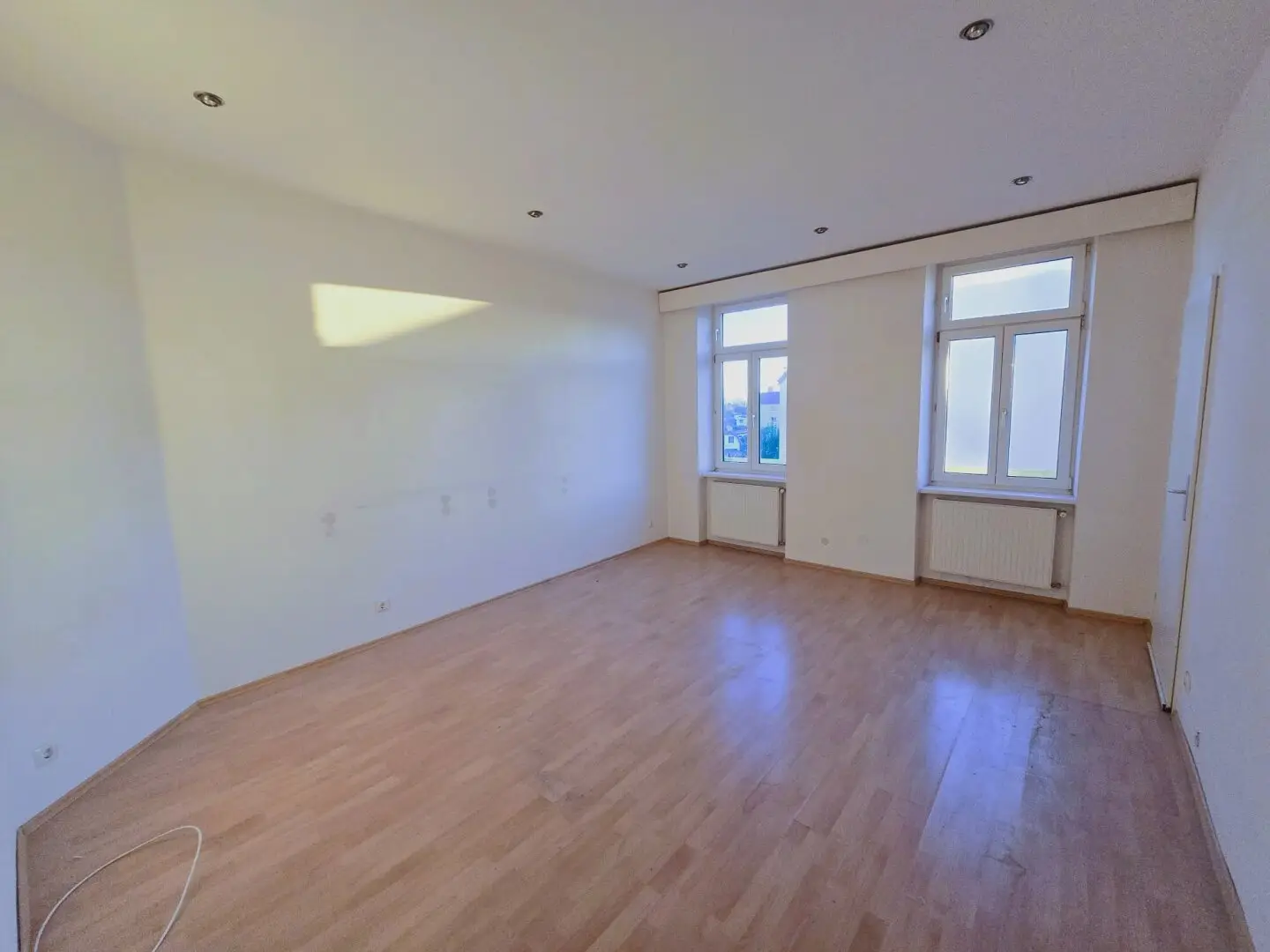 +2 Zimmer-Wohnung +separate Küche +1210 Wien in ruhiger Lage um nur € 199.000-,+ ! € 3.200 pro m²! +
