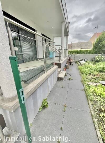 Wohnoase in Moosbrunn: Gepflegtes Haus mit Garten, Pool und mehreren Terrassen!
