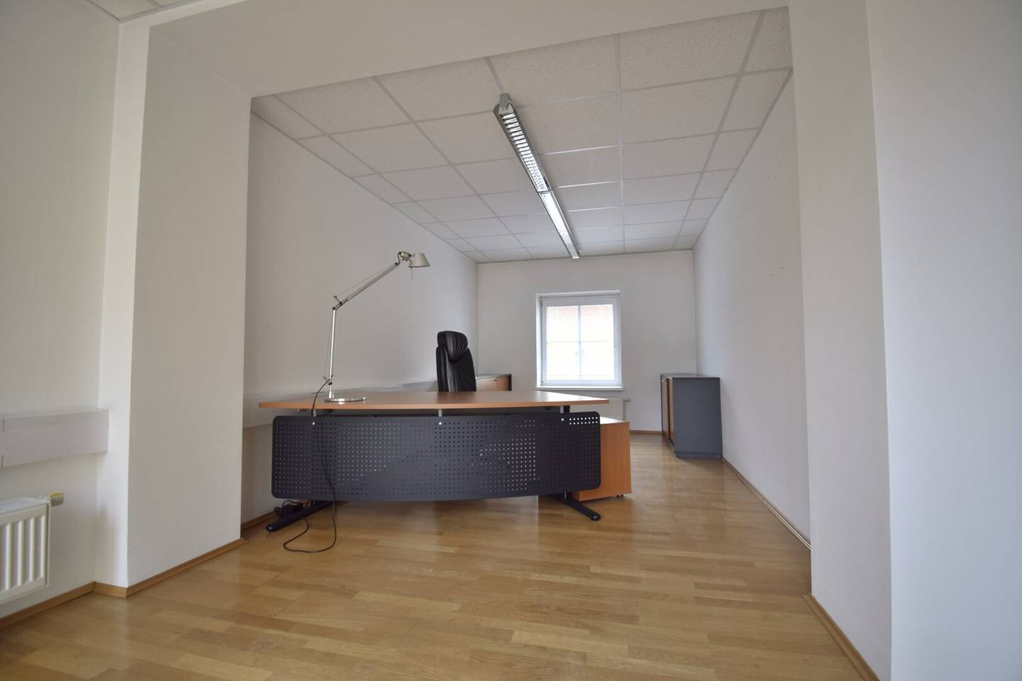 SOFORT BEREIT - MÖBLIERTES BÜRO IN URFAHR