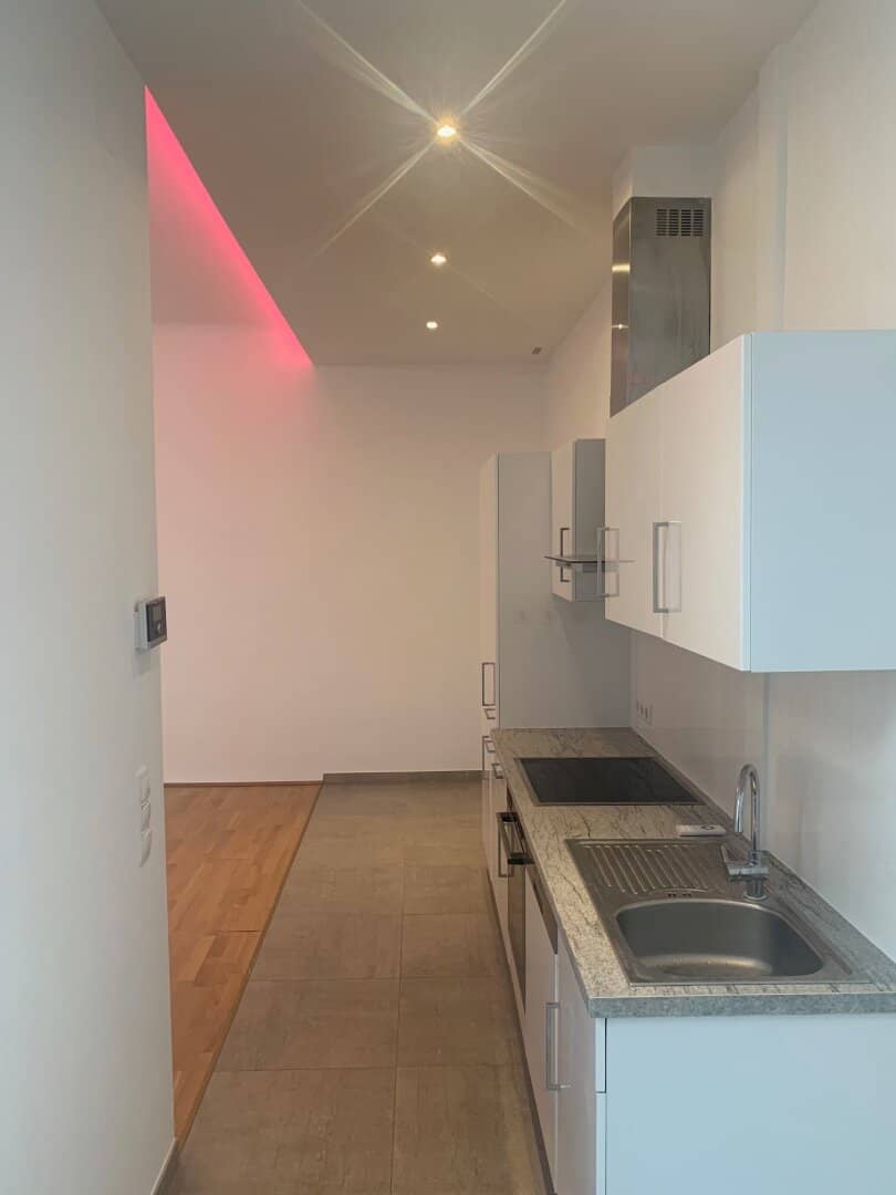 Moderne helle 2 Zimmer Wohnung beim Diepoldpark! TOP!