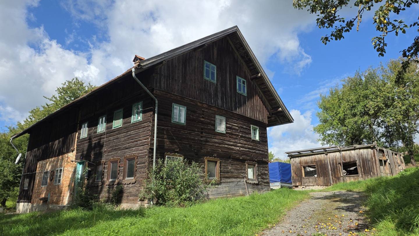 landwirtschaftliches Grundstück mit Bestandsobjekt (derzeit nicht bewohnbar) in Pram