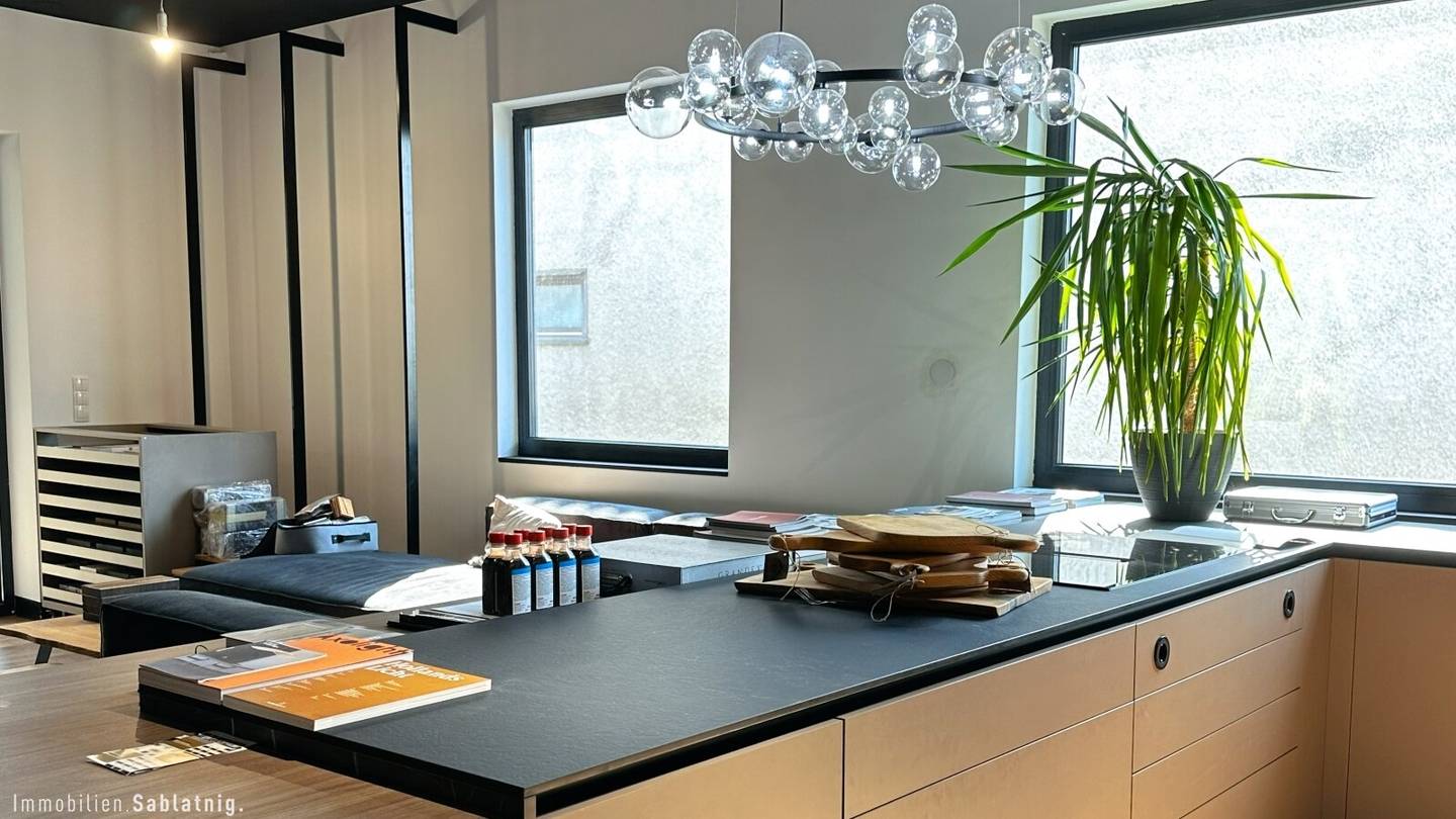 GROSSZÜGIGE GEWERBEFLÄCHE mit Showroom in Toplage St. Peter – vielseitig nutzbar!