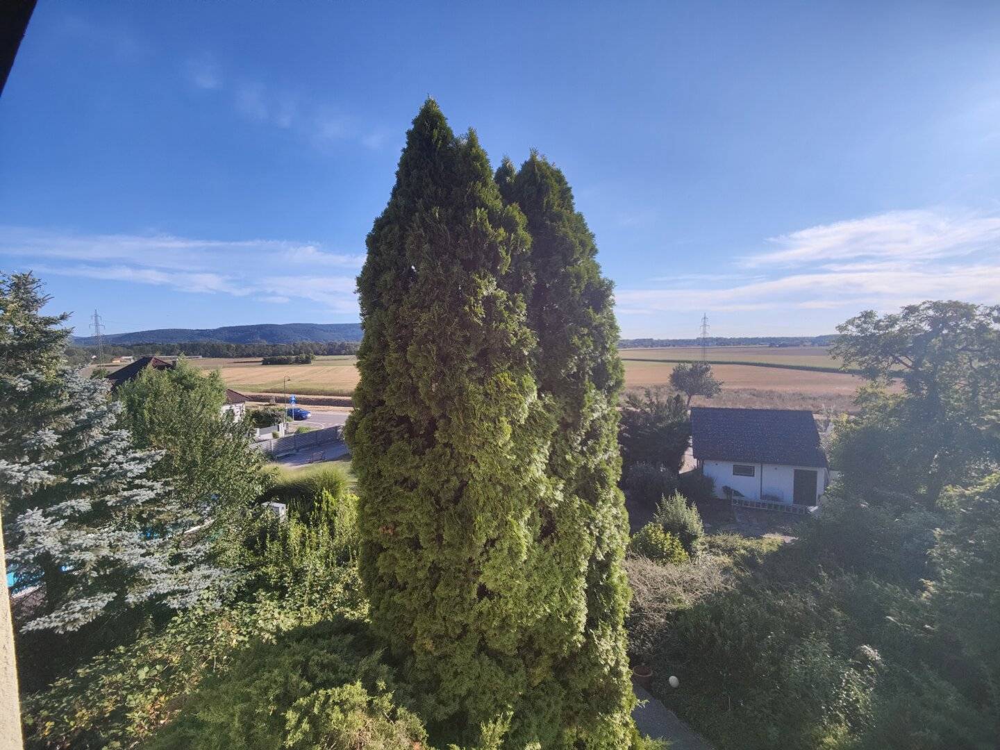 Großes Grundstück mit Einfamilienhaus und unverbaubaren Weitblick!