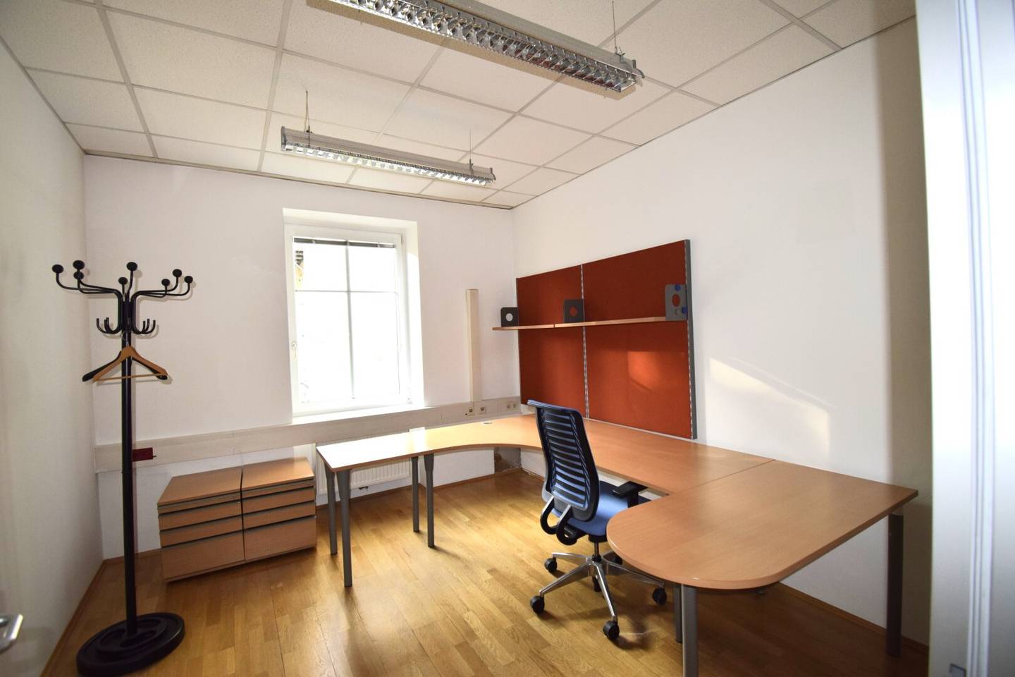 MÖBLIERTES BÜRO - JETZT FÜR SIE BEREIT