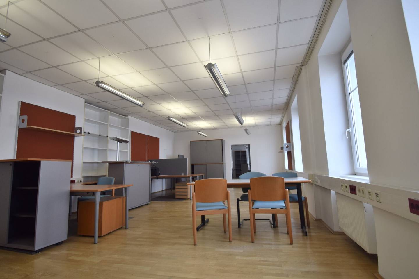 MÖBLIERTES BÜRO - JETZT FÜR SIE BEREIT