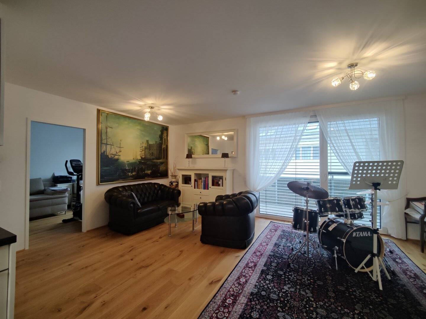 Sehr guter Zustand! Gemütliche 2 Zimmer Wohnung mit Balkon im Zentrum von Korneuburg!