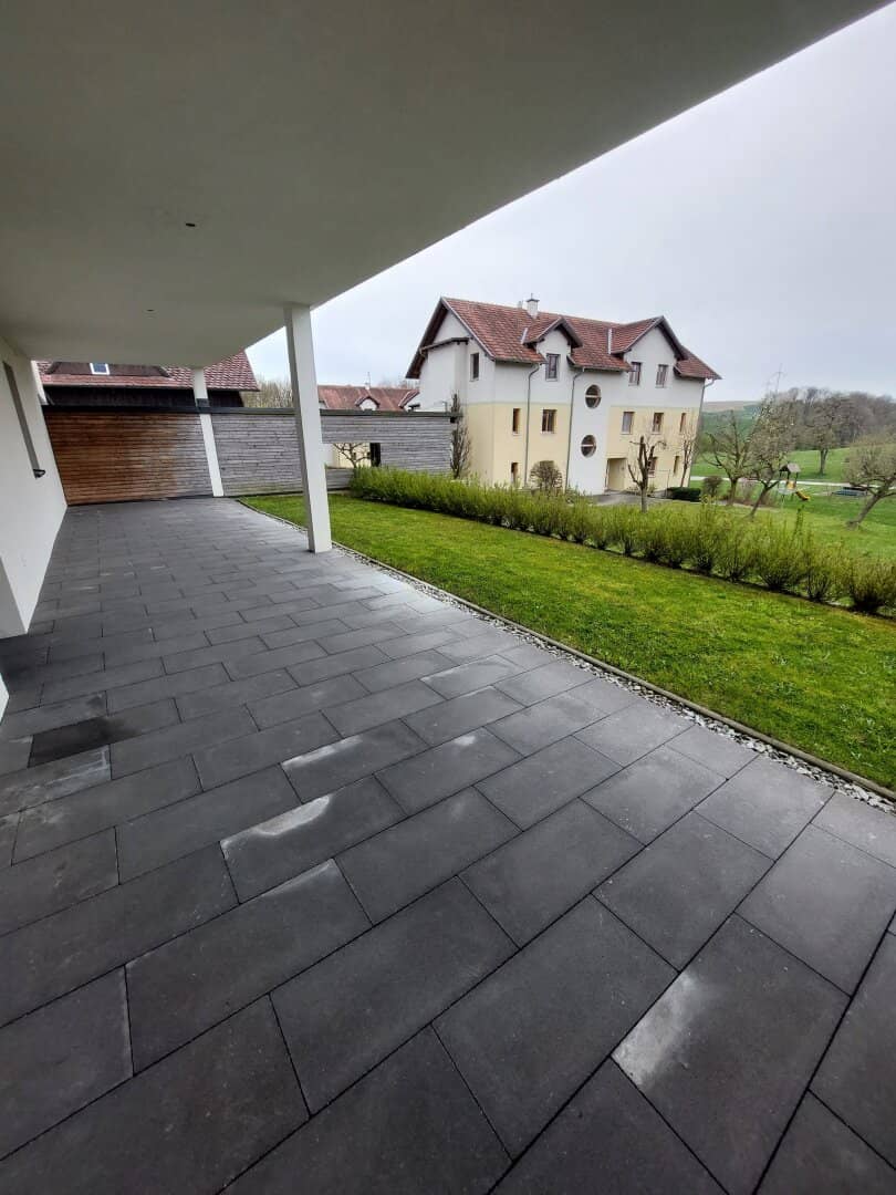 2-ZIMMER-MIETWOHNUNG MIT TERRASSE