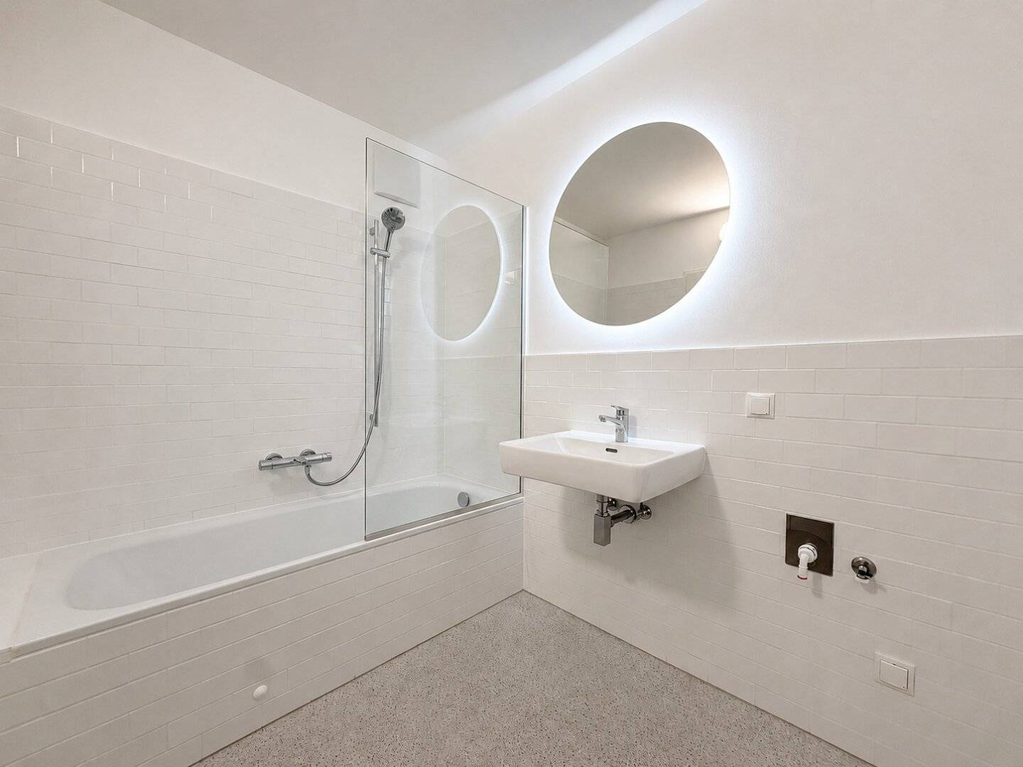 Fully renovated 3-room apartment - approx. 82 m², top location