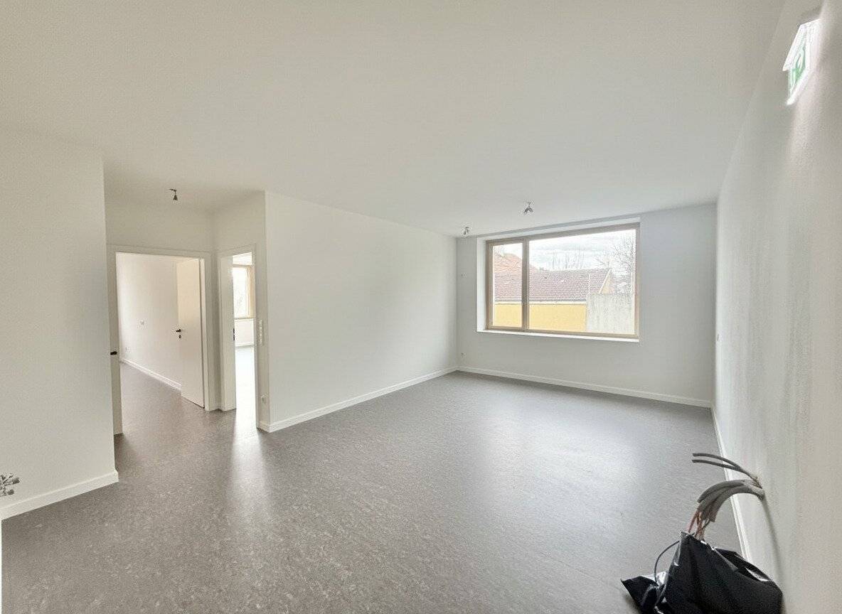 Attraktive, moderne Praxis- oder Bürofläche in revitalisiertem Gebäude – barrierefrei & zentral in Maria Anzbach – ca. 85 m² - 2 Zimmer + Empfang