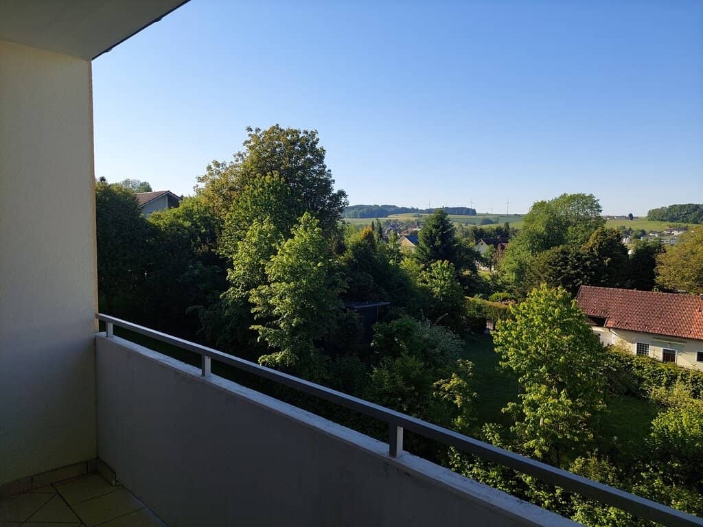 Leistbare, teilmöblierte Eigentumswohnung mit sonnigem Balkon