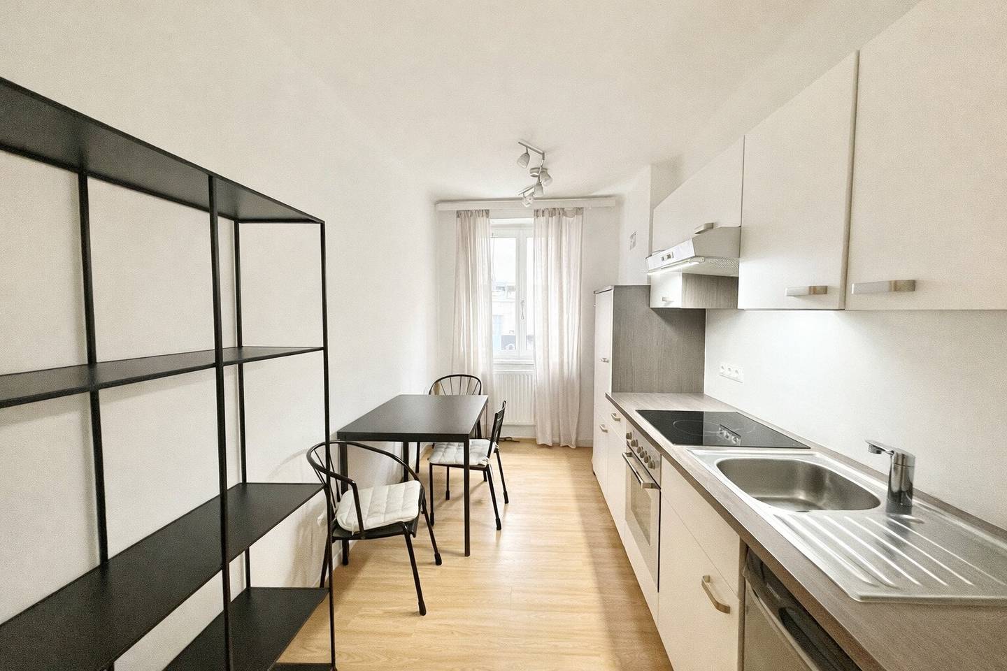 Attention Investors - Top Ground Floor 1-Room Apartment with Built-in Kitchen, Near Subway