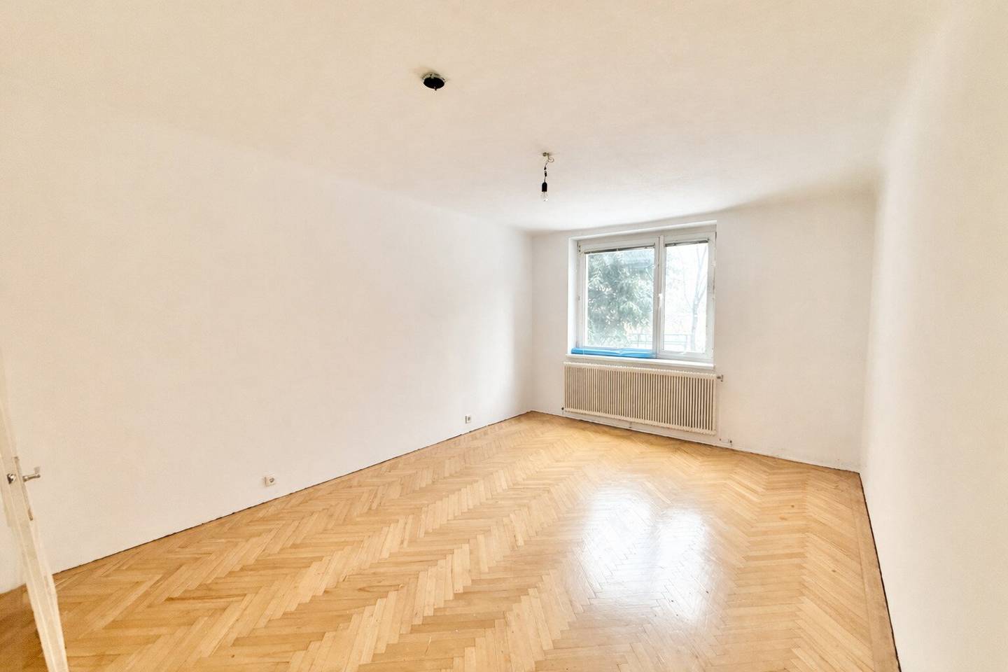 Vorstadtidylle in Ober St. Veit – Erdgeschosswohnung mit Grünblick und Entwicklungsspielraum