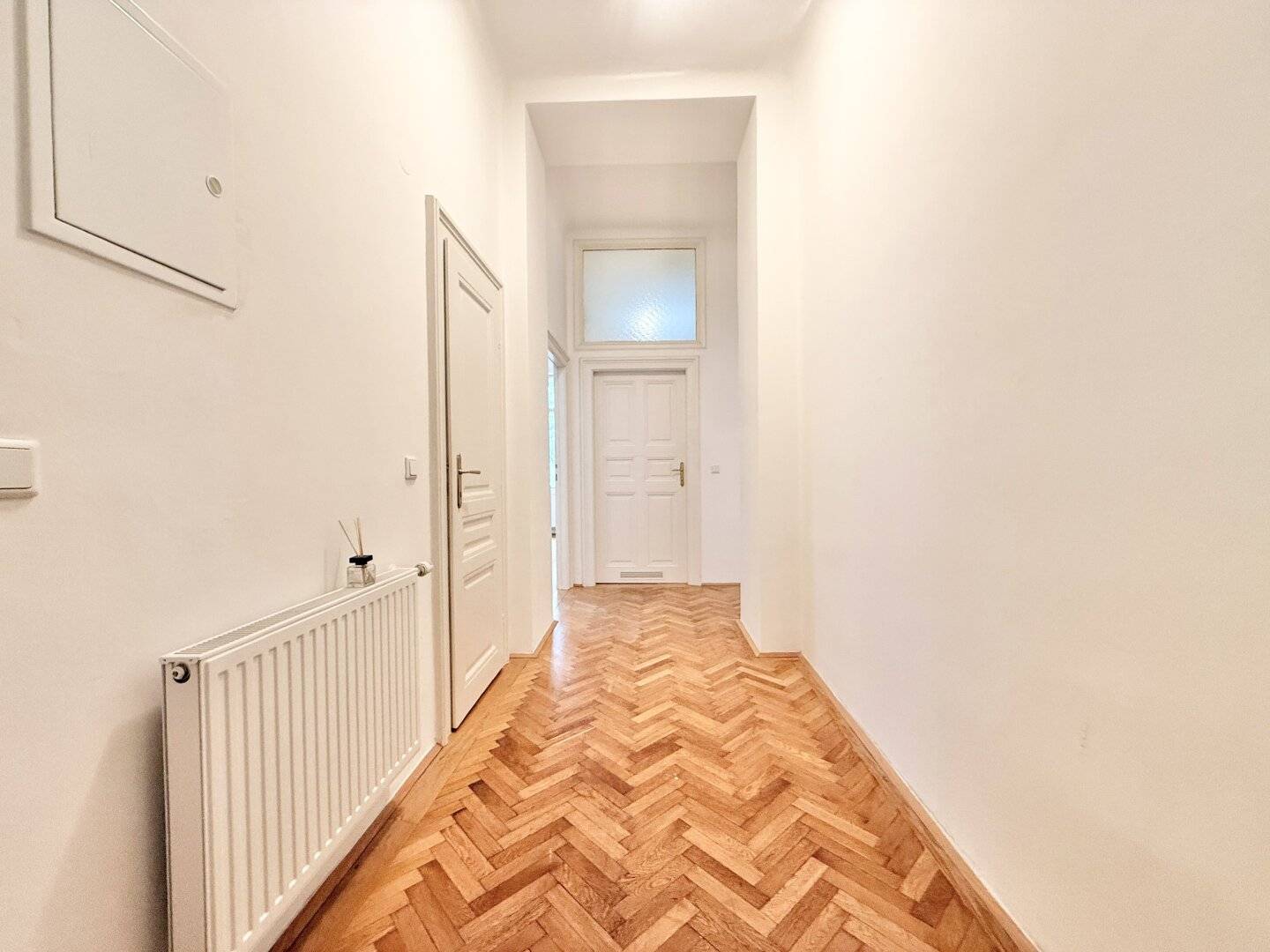SOMMER AKTION | halbe Käuferprovision | bis 31.08 | CHARMANTE WOHNUNG NAHE ROCHUSMARKT - ca. 57 m² WFL - 2 Zimmer - BALKONZUBAU MÖGLICH