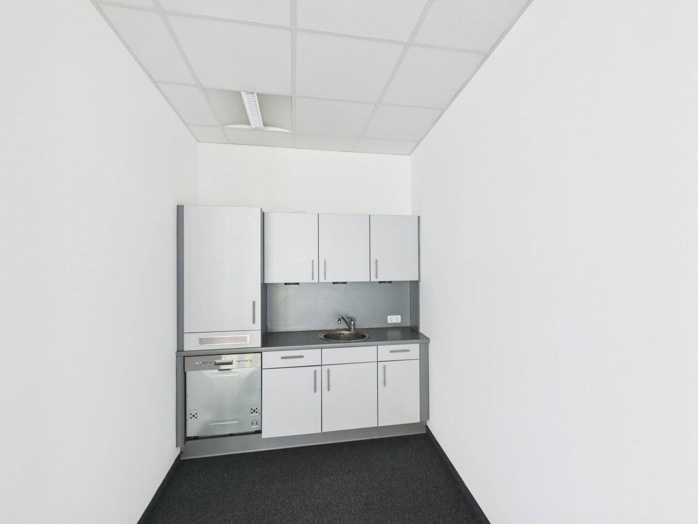 Attraktives BÜRO in Linz inkl. 5 PARKPLÄTZEN !