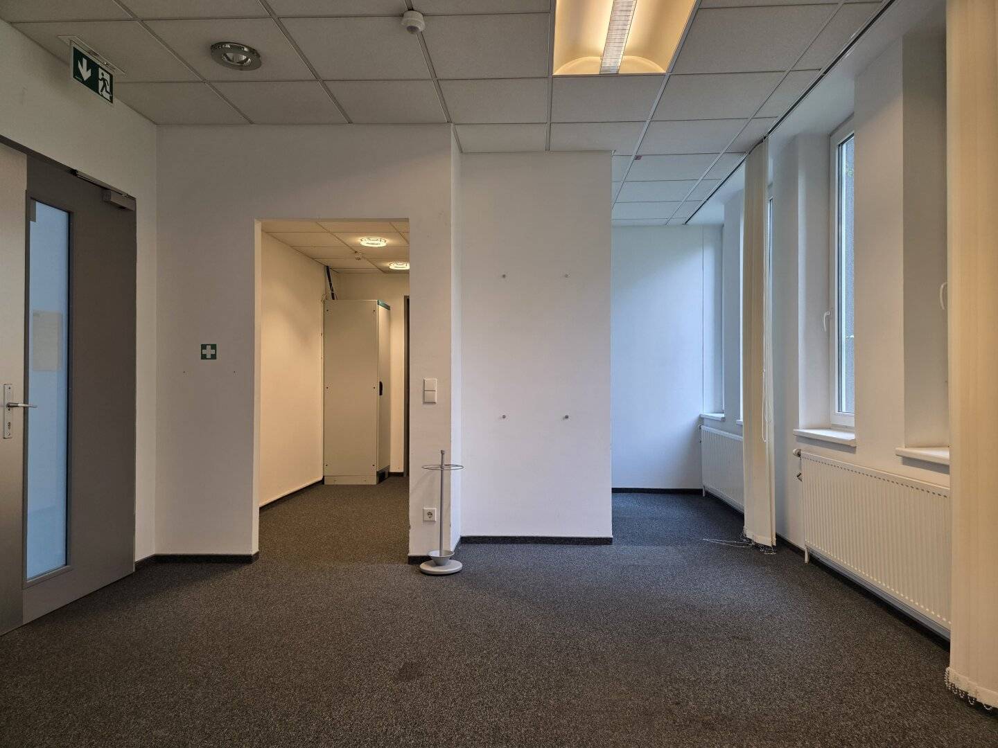 Grosse BÜROFLÄCHE in erstklassiger Lage im Erdgeschoss