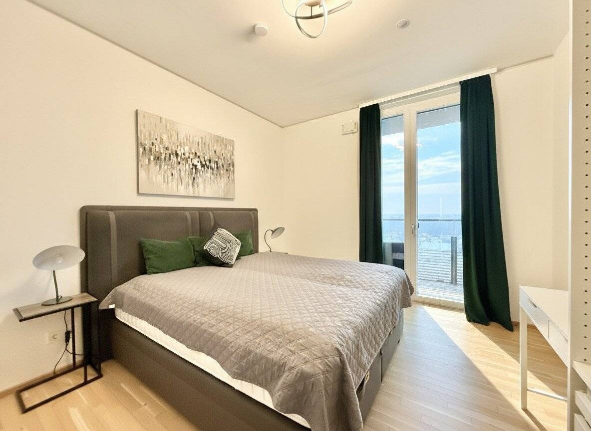 Exklusives Wohnen mit Panorama über Wien: Neuwertige 2-Zimmer-Wohnung mit Balkon in der 15. Etage