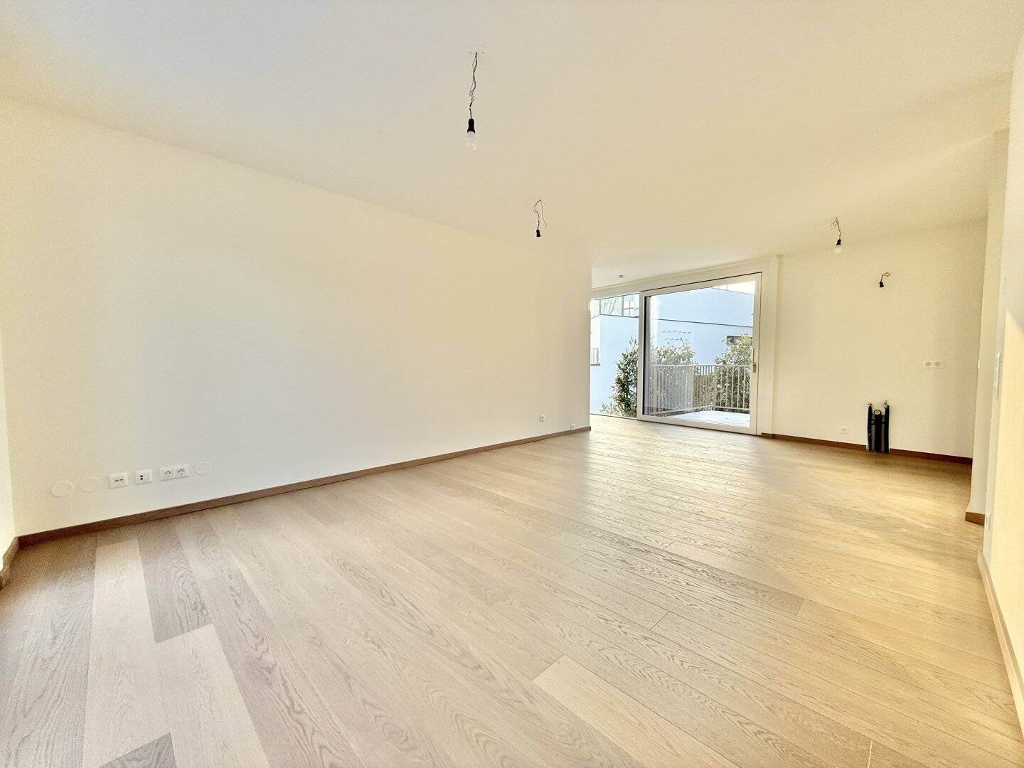 BLICK INS GRÜNE - 3-Zimmer Dachgeschoss Wohnung - Erstbezug - BJ 2025 - Eigener Dachgarten - Balkon