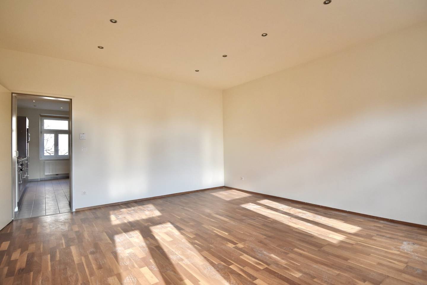 Bezugsfertige Wohnung mit tollem Ausblick und Balkon-Option Nähe Matzleinsdorfer Platz