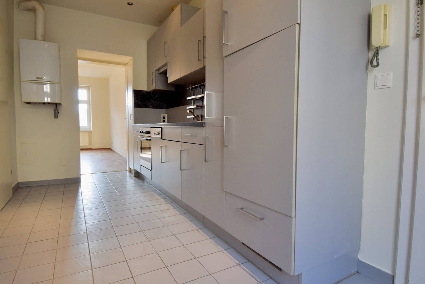 Bezugsfertige Wohnung mit tollem Ausblick und Balkon-Option Nähe Matzleinsdorfer Platz