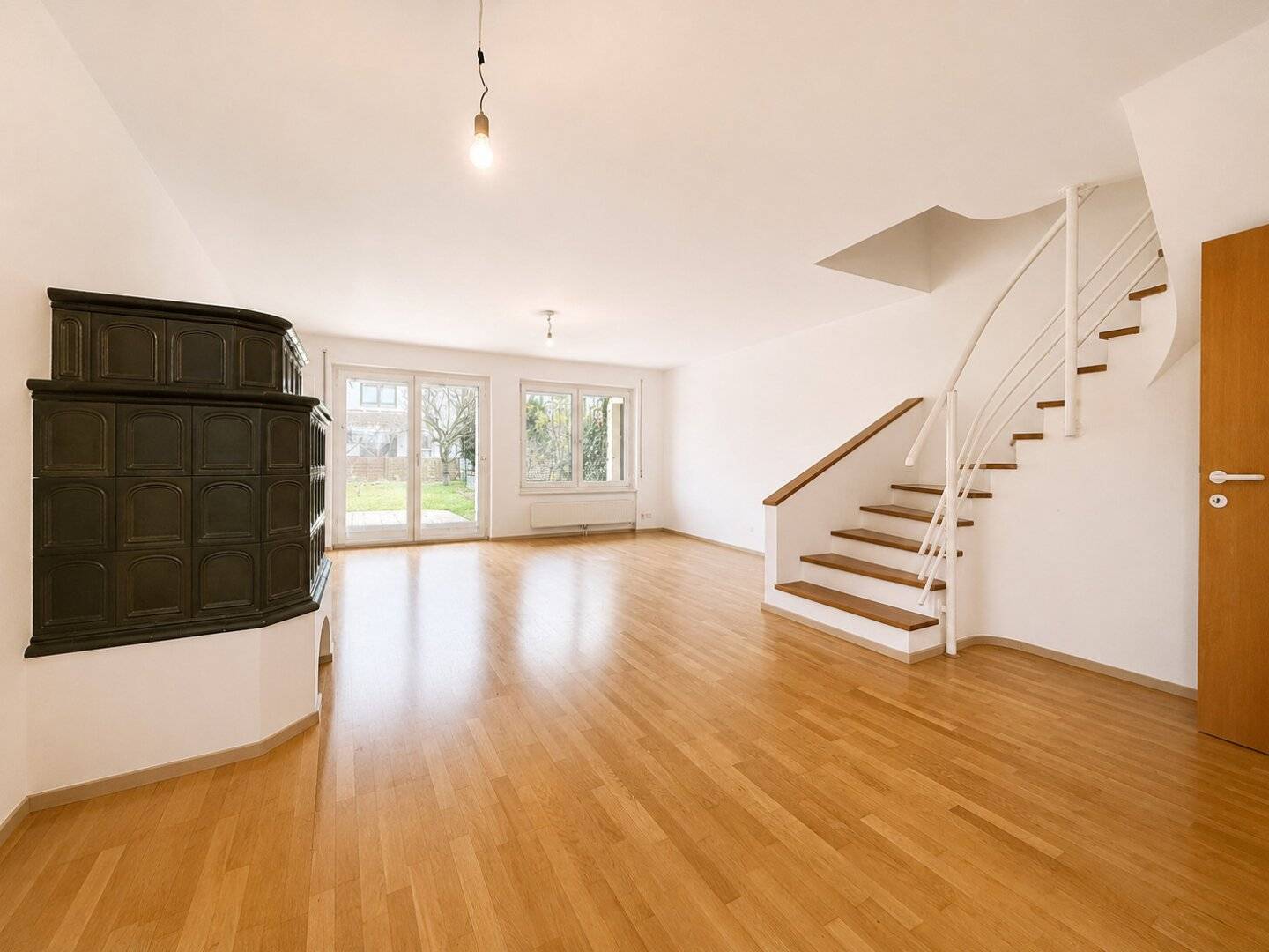 Reihenhaus in gepflegtem Zustand mit Gestaltungsmöglichkeiten: 5 Zimmer, Garten, Balkon - Ihr neuer Wohntraum!