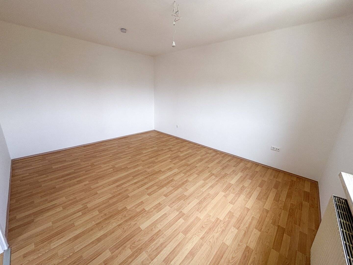 Teilsanierte Single-Wohnung in Zeltweg