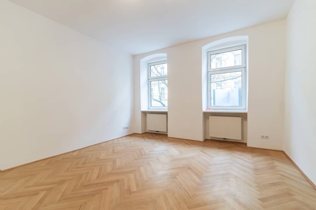 Apartment in an old building with balcony near Prater