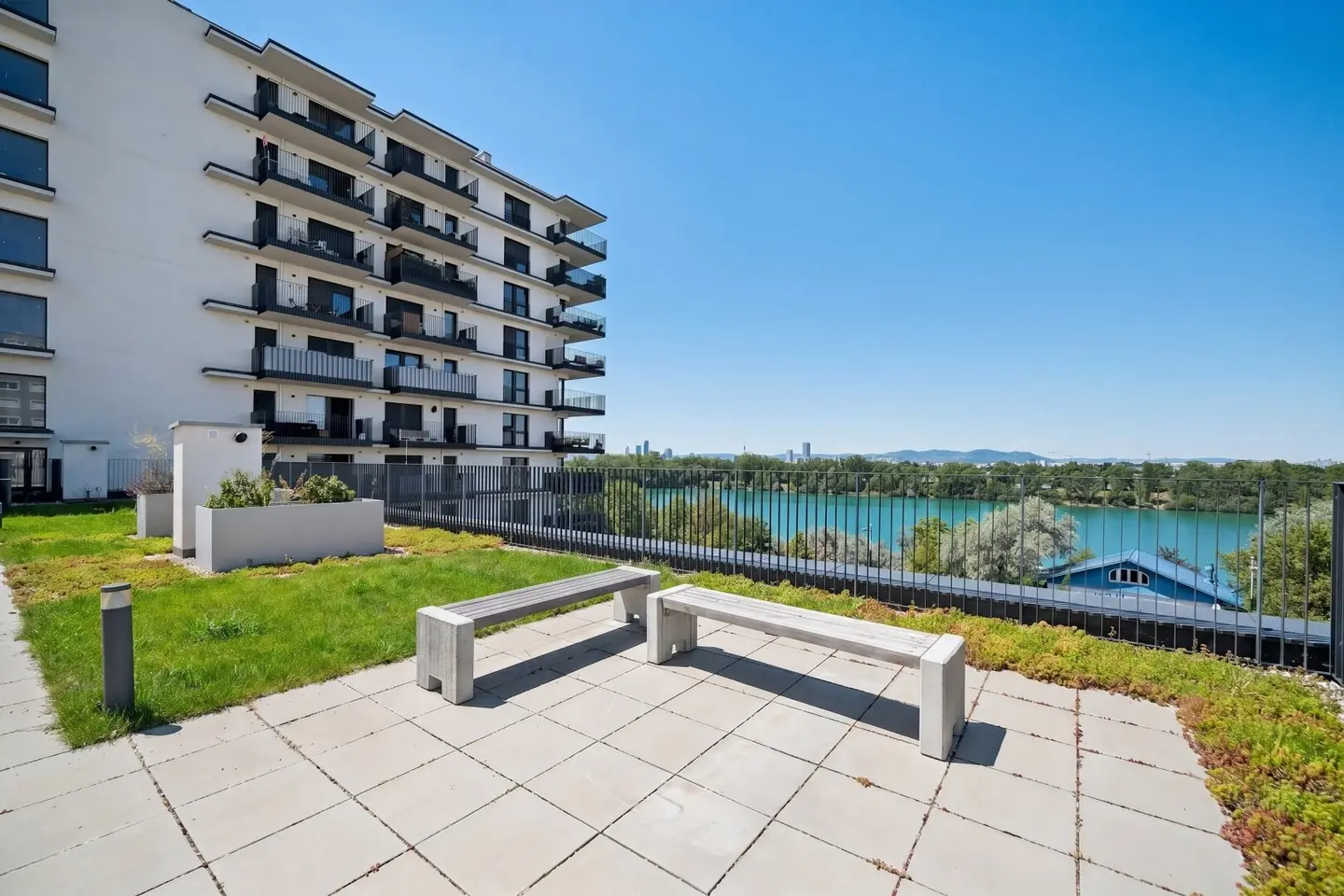 Moderne 2-Zimmer-Wohnung mit Balkon nahe Badeteich Hirschstetten