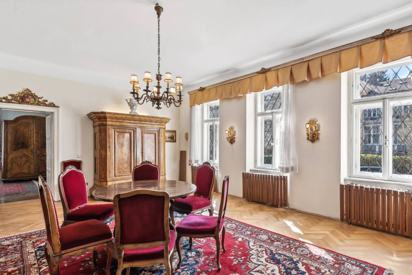 Historische Villa mit traumhaftem Grundstück