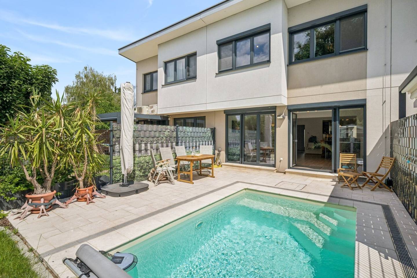 Exklusives Glorit-Haus mit Privatpool & Garten in Wien-Donaustadt