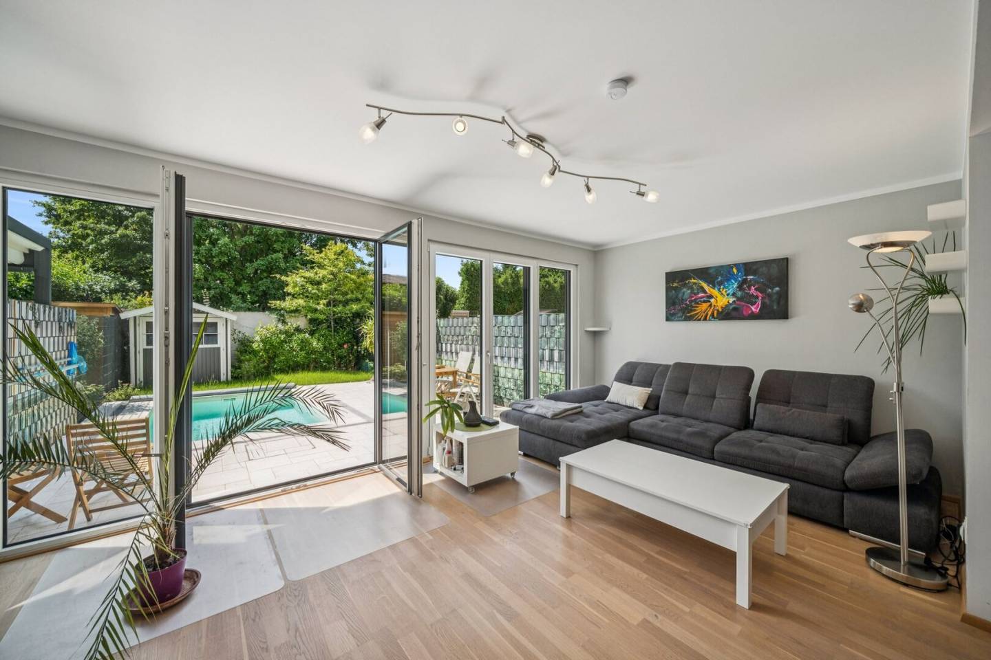 Exklusives Glorit-Haus mit Privatpool & Garten in Wien-Donaustadt