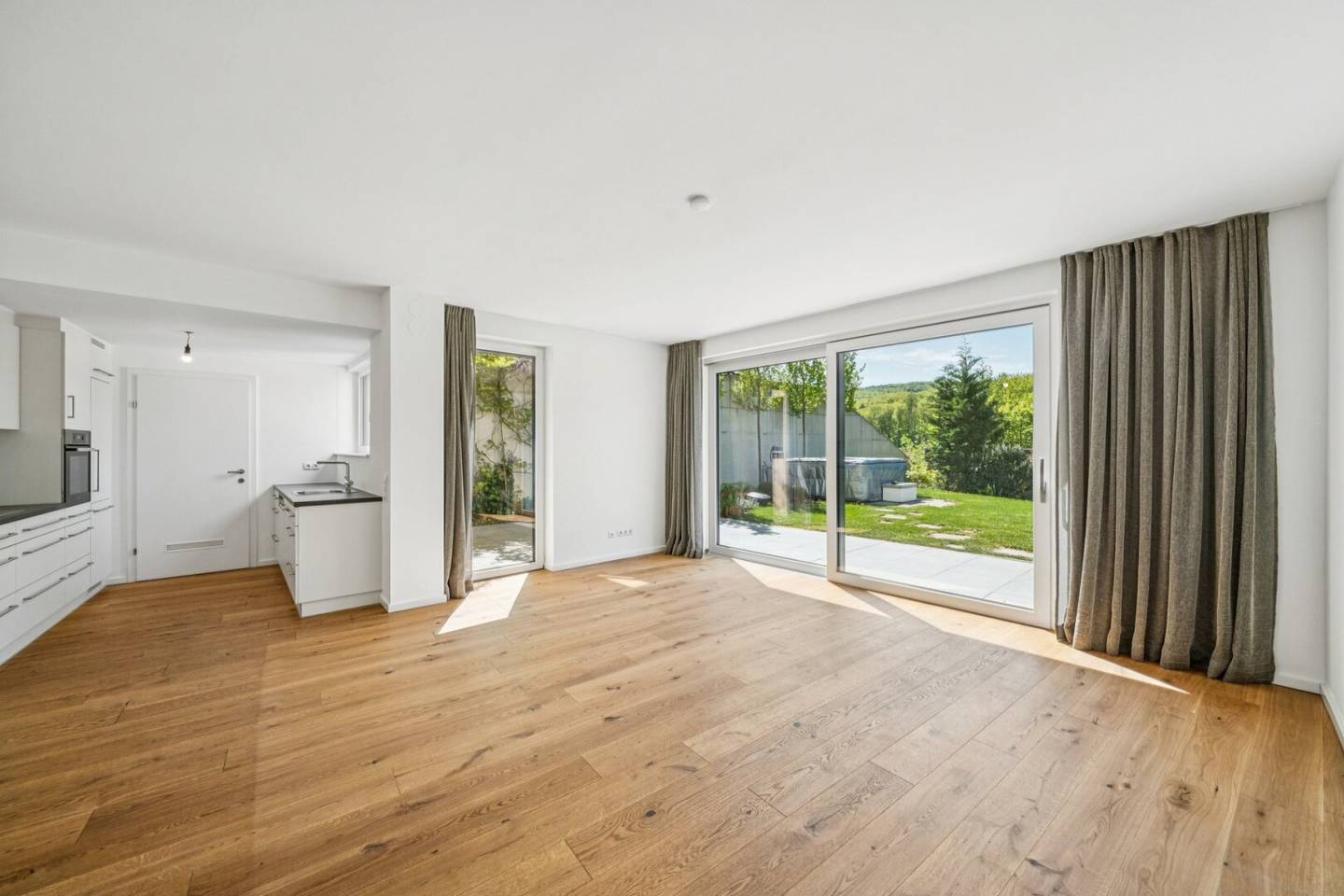 Moderne 4-Zimmer-Gartenwohnung in Grünlage – Exklusiver Lederleitner-Garten inklusive Whirlpool!