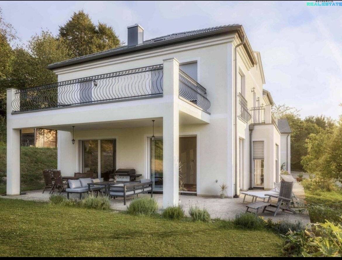 Moderne Villa in Neulengbach: 280m², 6 Zimmer, Garten, Terrassen, Garage, neuwertig!