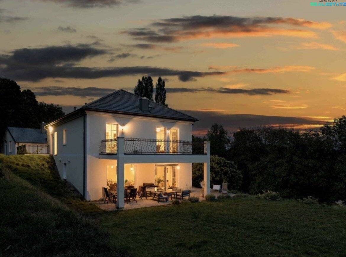 Moderne Villa in Neulengbach: 280m², 6 Zimmer, Garten, Terrassen, Garage, neuwertig!