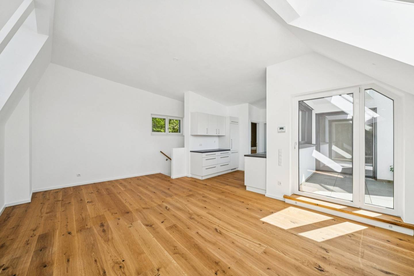 Moderne 3-Zimmer-Maisonette in idyllischer Grünlage – Unverbaubarer Weitblick auf zwei Ebenen!