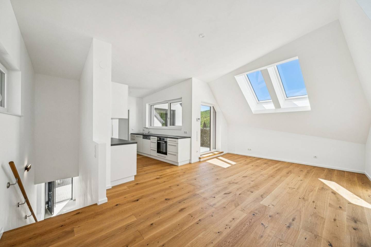 Moderne 3-Zimmer-Maisonette in idyllischer Grünlage – Unverbaubarer Weitblick auf zwei Ebenen!