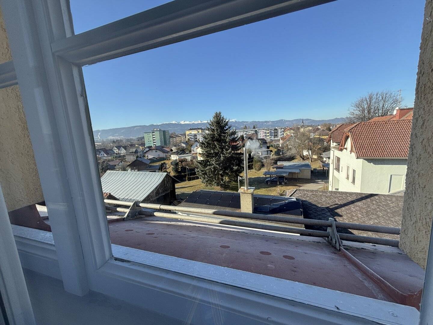 Helle, sanierte Dachgeschoßwohnung mit Fernblick