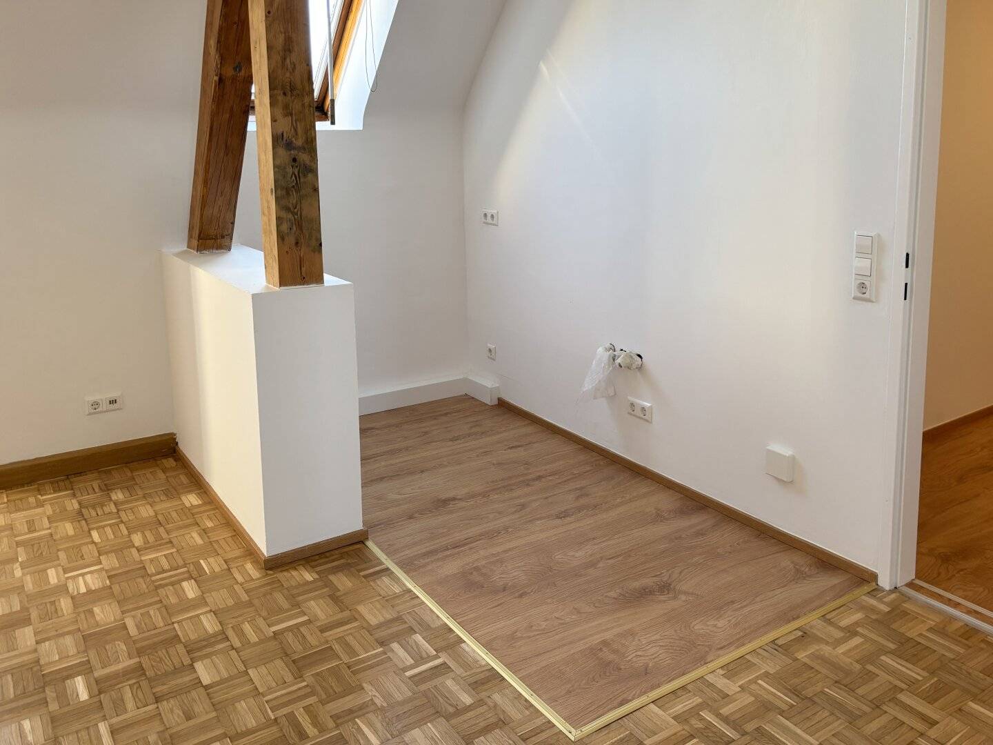 Helle, schön sanierte Dachgeschoßwohnung