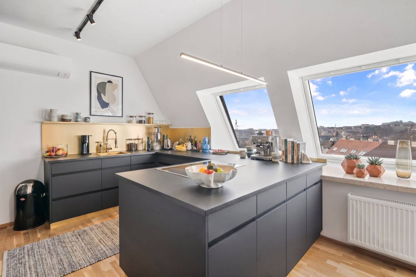 Über den Dächern der Stadt – Traumhafte Dachgeschosswohnung mit Weitblick