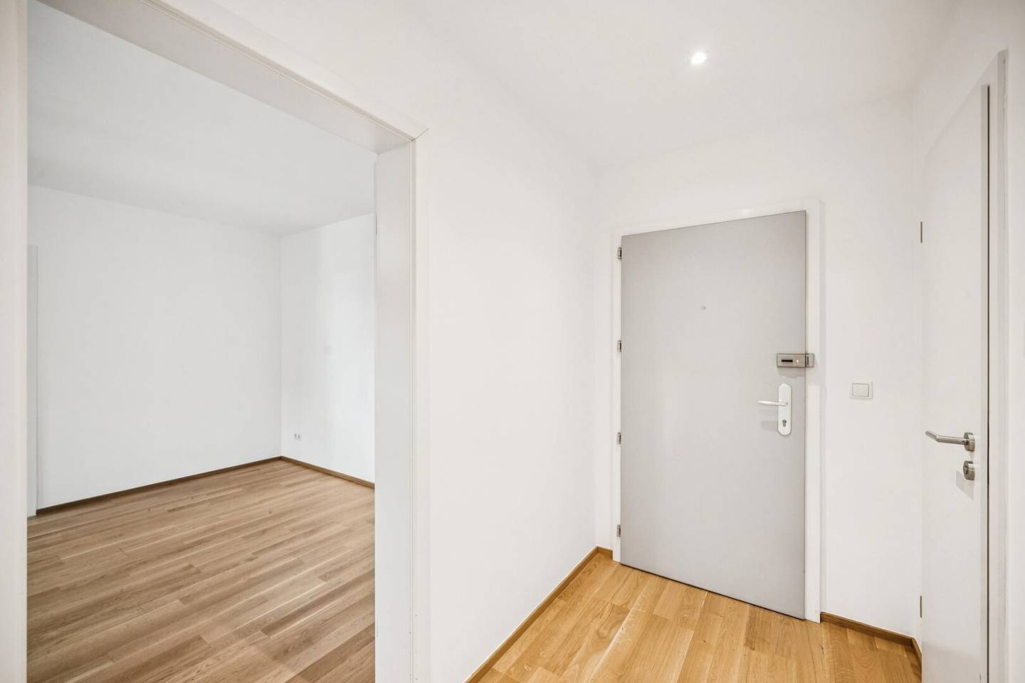 Renovierte Neubau 3-Zimmer-Wohnung mit Lift & Schrankraum – Nähe vom Supergrätzl Leebgasse!