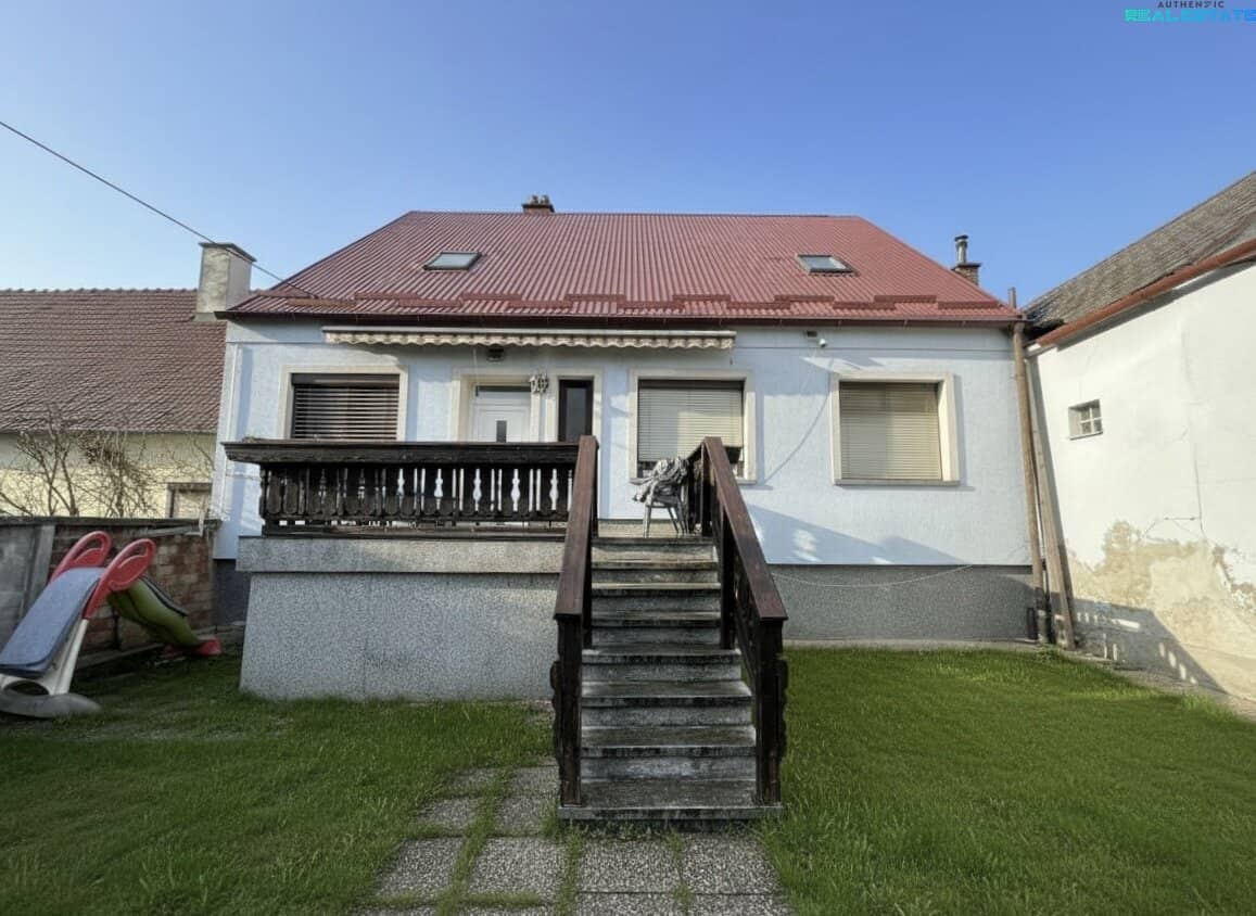 Großzügiges Familienhaus mit 6 Schlafzimmer & 2 Wohnküchen