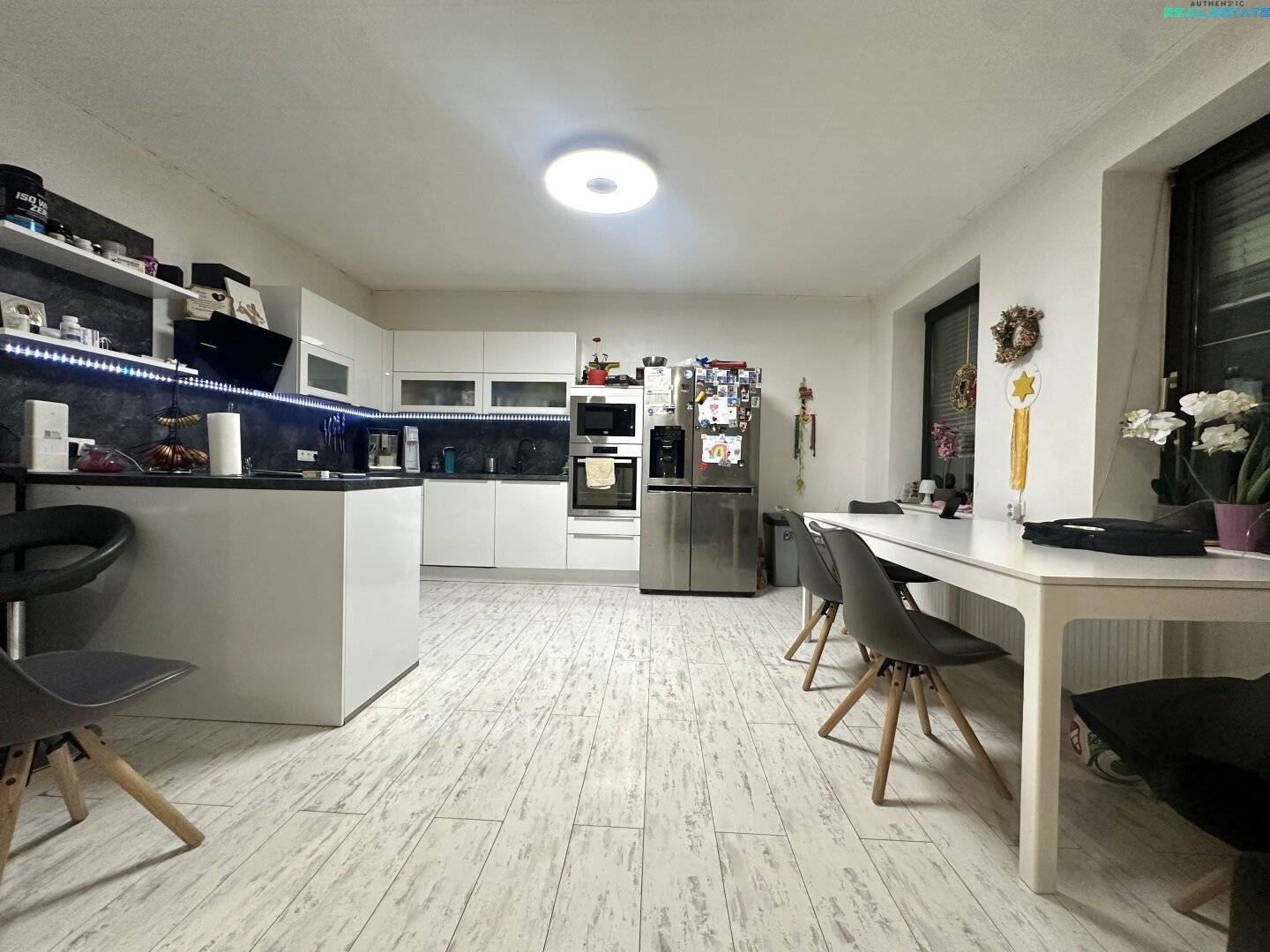 Großzügiges Familienhaus mit 6 Schlafzimmer & 2 Wohnküchen