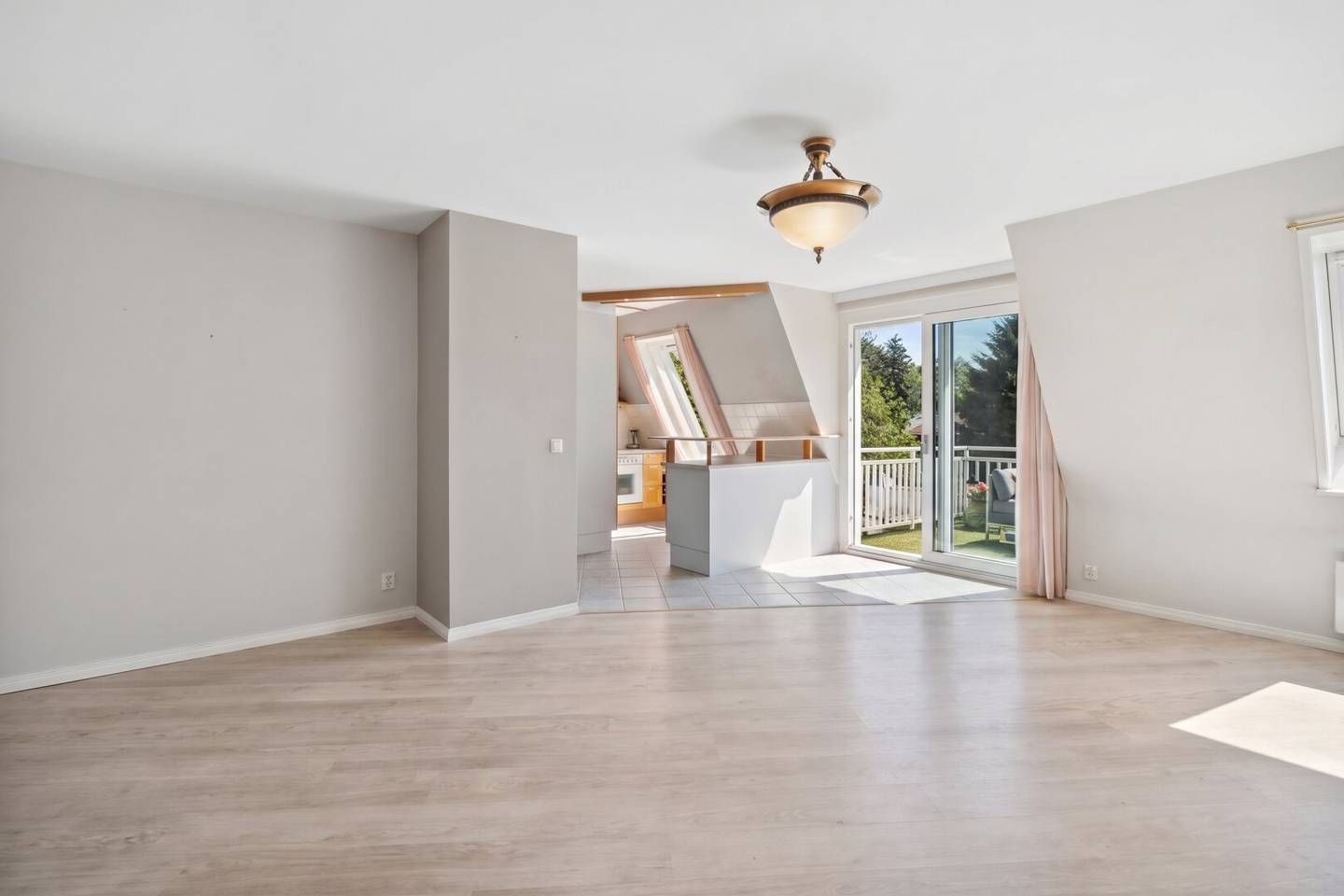 3-Zimmer-Maisonette nähe Kalksburg – mit sonnigem Balkon und Weitblick!