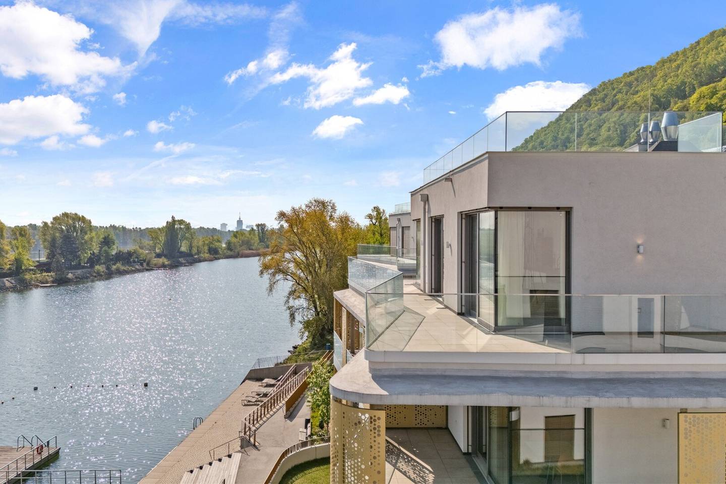Penthouse-Residenz der Extraklasse – Leben in unvergleichlicher Harmonie mit Wasser und Natur