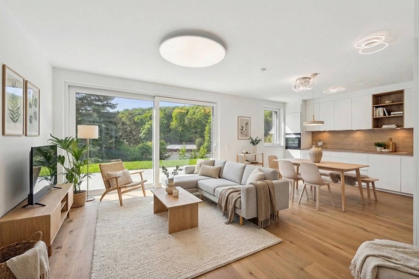 Neuwertige Doppelhaushälfte mit 8 Zimmern, Terrasse und Garten in Grünlage nahe Wien